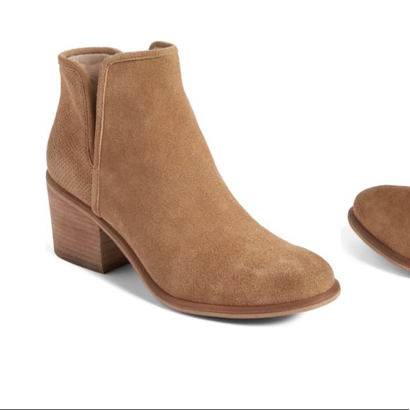 hinge Shoes - Hinge Barris Block Heeled Bootie